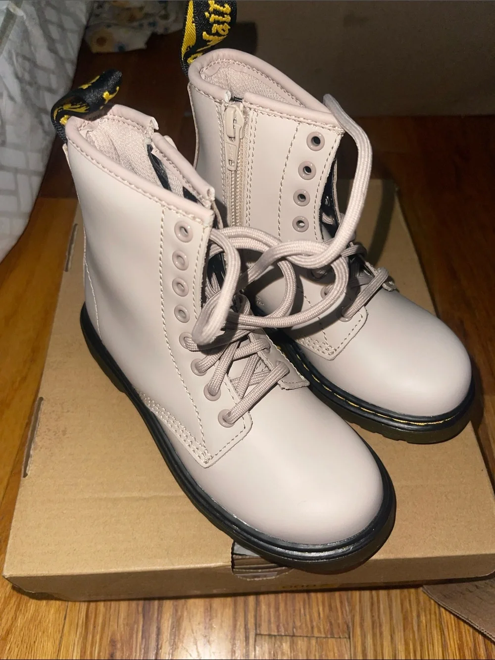 As is dr marten vintage taupe size 11